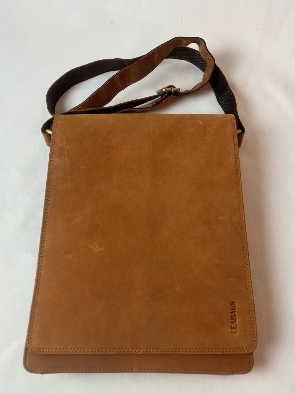 NWOT LEABAGS London Leather Messenger Shoulder Laptop Bag Unisex Brown